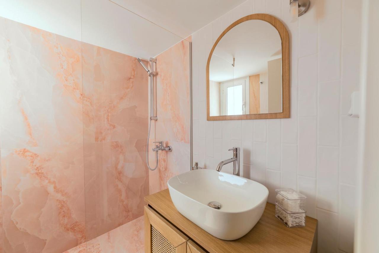 Honeybee Apartment Athens Ngoại thất bức ảnh